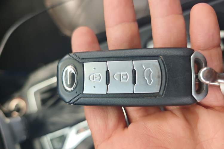 Used GAC Trumpchi GS4 2017 235T Automatic Two-Wheel Drive Luxury Smart Connectivity Version Vehicle Key