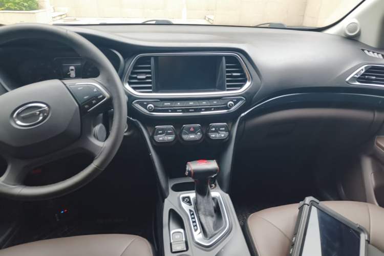 Used GAC Trumpchi GS4 2017 235T G-DCT Two-Wheel Drive Luxury Edition Audio And AC Panel