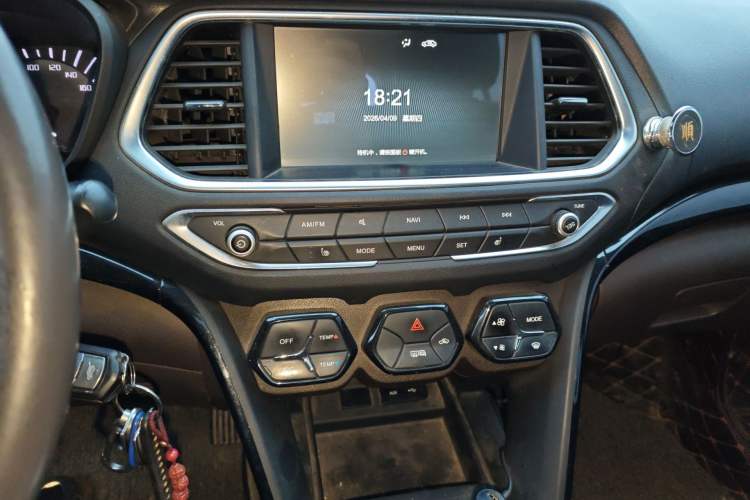 Used GAC Trumpchi GS4 2017 235T Manual Two-Wheel Drive Luxury Edition Audio And AC Panel