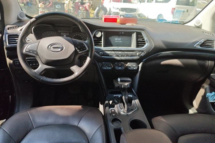Used GAC Trumpchi GS4 2017 235T Automatic Two-Wheel Drive Luxury Smart Connectivity Version Center Console