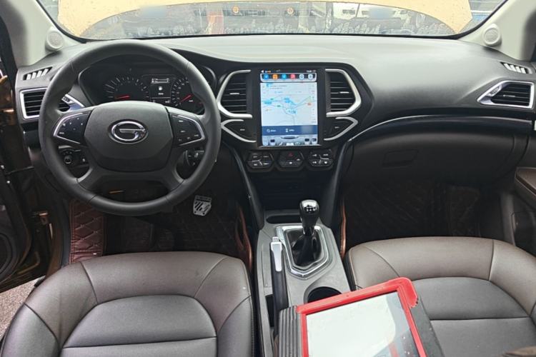 Used GAC Trumpchi GS4 2017 200T Manual Two-Wheel Drive Elite Edition Center Console