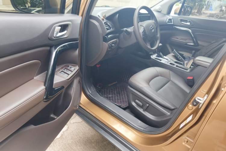 Used GAC Trumpchi GS4 2017 235T G-DCT Two-Wheel Drive Luxury Edition Driver Seat