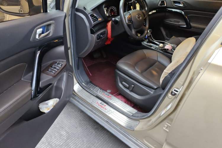 Used GAC Trumpchi GS4 2017 235T Automatic Two-Wheel Drive Luxury Smart Connectivity Version Driver Seat