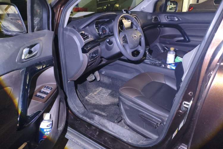 Used GAC Trumpchi GS4 2017 235T G-DCT Two-Wheel Drive Elite Edition Driver Seat