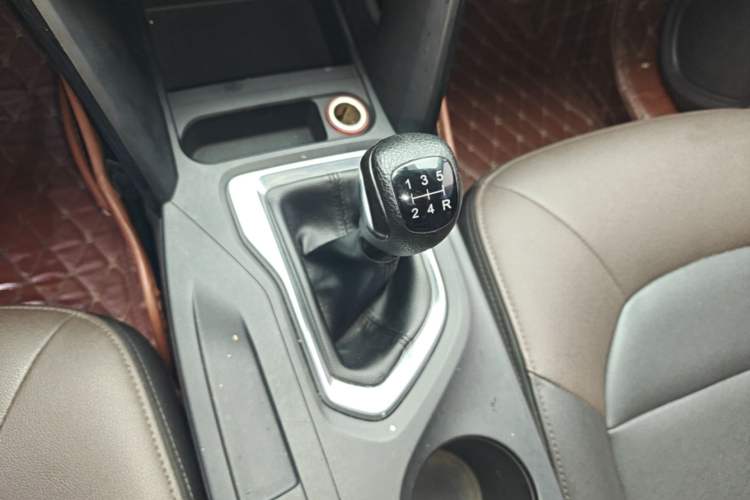 Used GAC Trumpchi GS4 2017 200T Manual Two-Wheel Drive Elite Edition Gear Lever