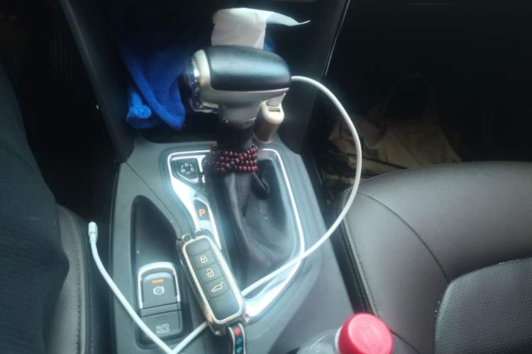 Used GAC Trumpchi GS4 2017 235T Automatic Two-Wheel Drive Luxury Smart Connectivity Version Gear Lever