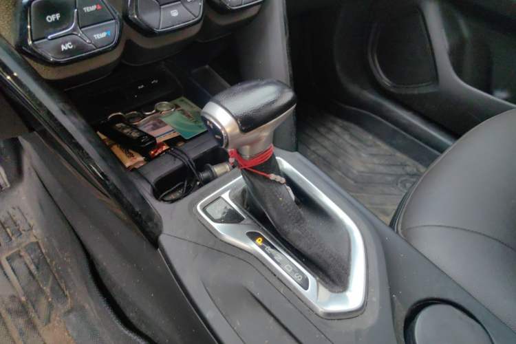 Used GAC Trumpchi GS4 2017 200T G-DCT Two-Wheel Drive Elite Edition Gear Lever