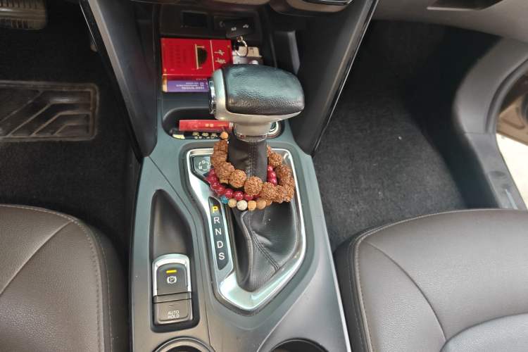 Used GAC Trumpchi GS4 2017 235T Automatic Two-Wheel Drive Elite Edition Gear Lever