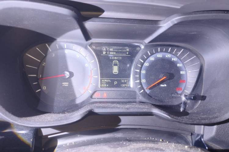 Used GAC Trumpchi GS4 2017 235T G-DCT Two-Wheel Drive Elite Edition Instrument Cluster