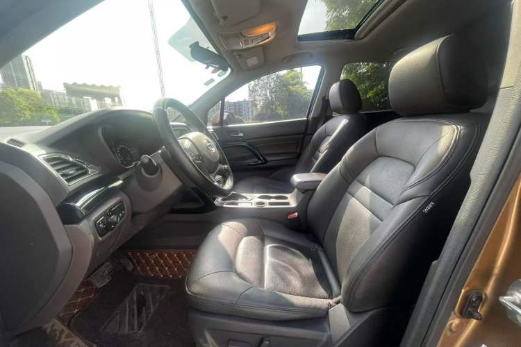 Used GAC Trumpchi GS4 2017 235T Automatic Two-Wheel Drive Luxury Smart Connectivity Version Interior 1