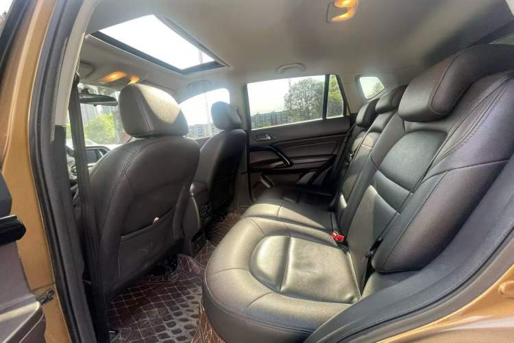 Used GAC Trumpchi GS4 2017 235T Automatic Two-Wheel Drive Luxury Smart Connectivity Version Interior 3