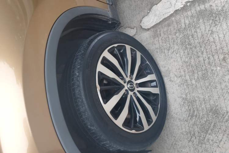 Used GAC Trumpchi GS4 2017 235T G-DCT Two-Wheel Drive Luxury Edition Left Front Wheel Hub