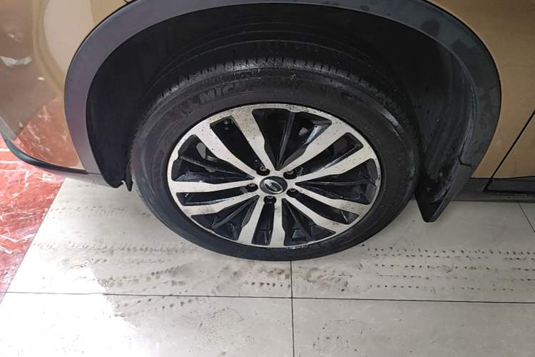 Used GAC Trumpchi GS4 2017 235T Automatic Two-Wheel Drive Luxury Smart Connectivity Version Left Front Wheel Hub