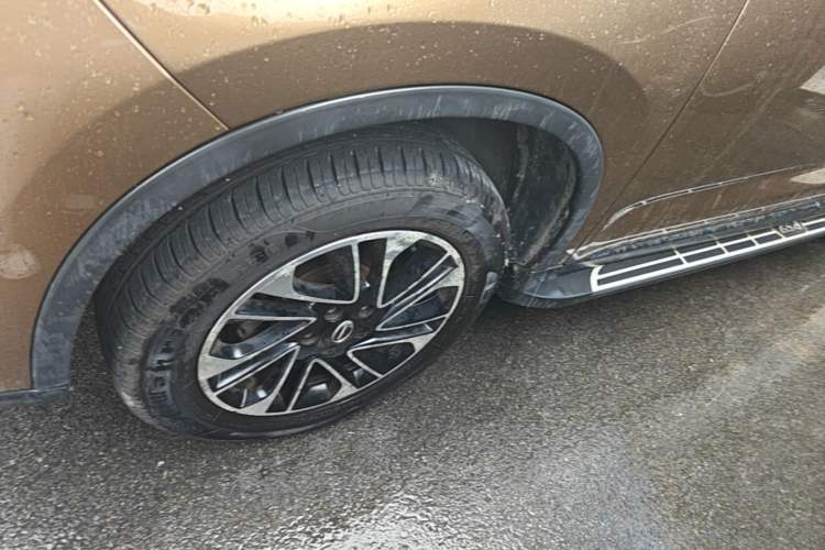 Used GAC Trumpchi GS4 2017 200T Manual Two-Wheel Drive Elite Edition Left Front Wheel Hub