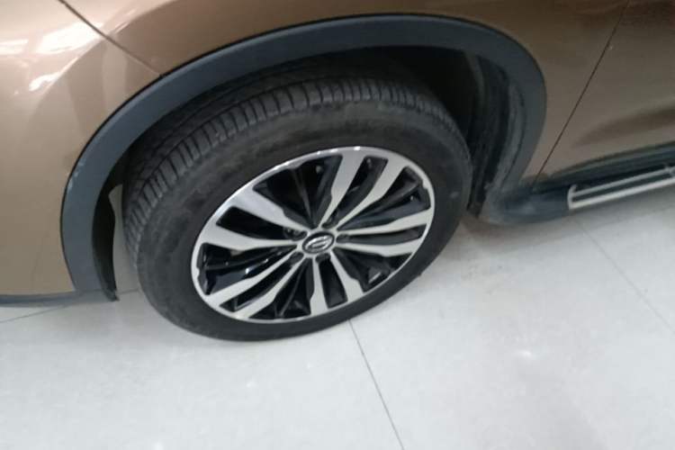 Used GAC Trumpchi GS4 2017 235T Automatic Two-Wheel Drive Luxury Smart Connectivity Version Left Front Wheel Hub