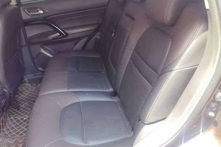 Used GAC Trumpchi GS4 2017 235T Manual Two-Wheel Drive Luxury Edition Left Rear Seat