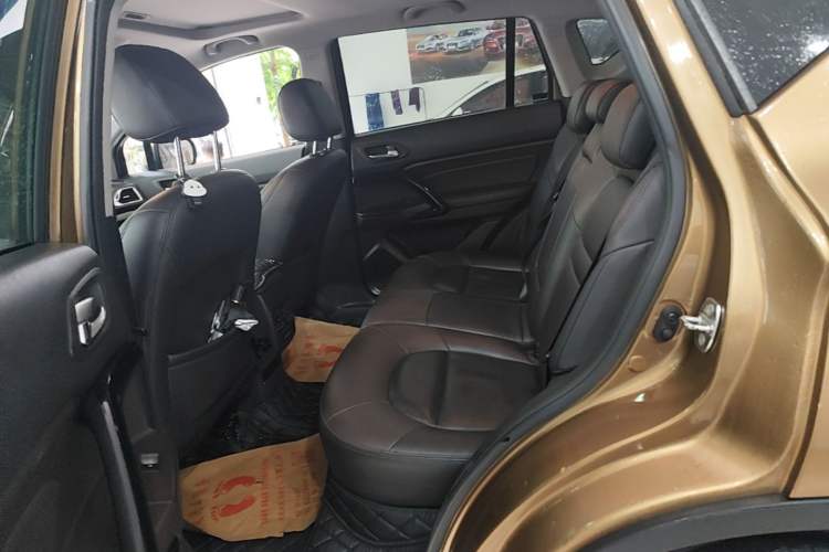 Used GAC Trumpchi GS4 2017 235T Automatic Two-Wheel Drive Luxury Smart Connectivity Version Left Rear Seat