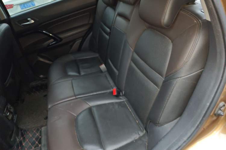 Used GAC Trumpchi GS4 2017 235T Manual Two-Wheel Drive Luxury Edition Left Rear Seat