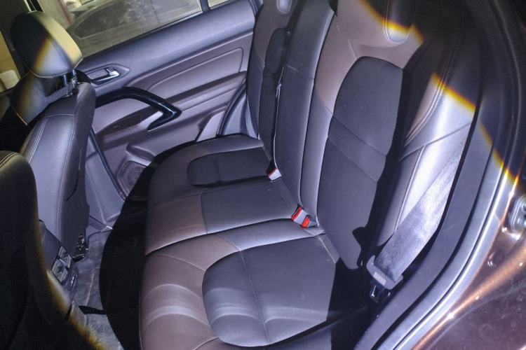 Used GAC Trumpchi GS4 2017 235T G-DCT Two-Wheel Drive Elite Edition Left Rear Seat
