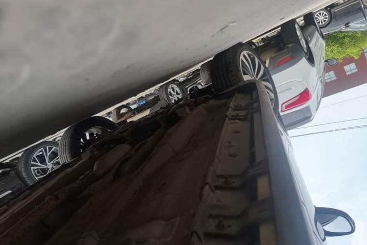 Used GAC Trumpchi GS4 2017 235T Manual Two-Wheel Drive Luxury Edition Left Side Sill