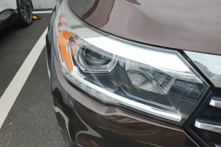 Used GAC Trumpchi GS4 2017 235T Automatic Two-Wheel Drive Elite Edition Right Front Headlight