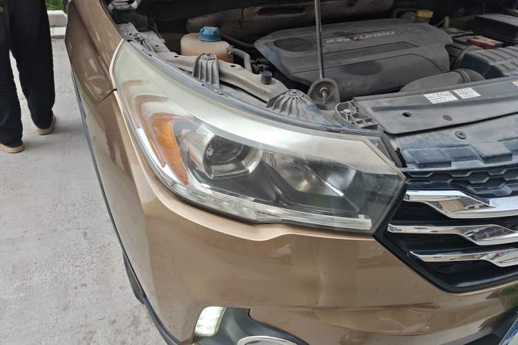 Used GAC Trumpchi GS4 2017 235T Automatic Two-Wheel Drive Elite Edition Right Front Headlight
