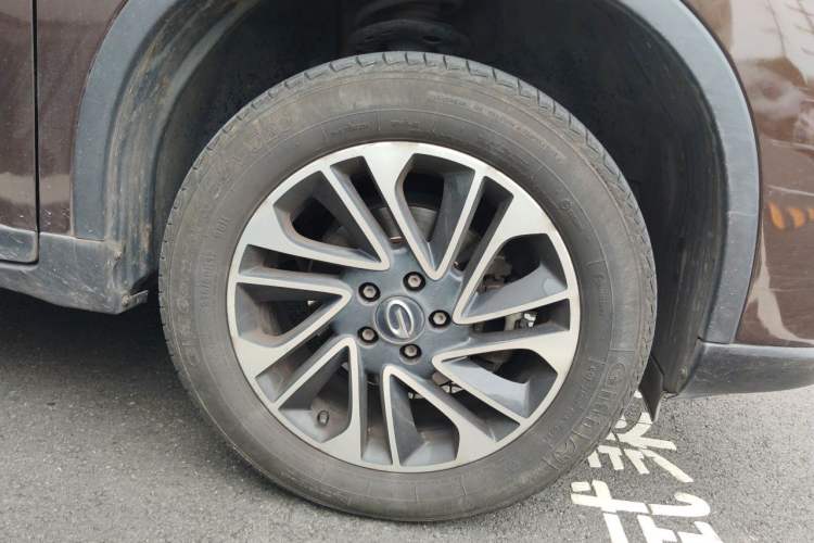 Used GAC Trumpchi GS4 2017 235T Automatic Two-Wheel Drive Elite Edition Right Front Wheel Hub