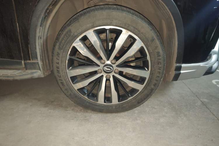 Used GAC Trumpchi GS4 2017 235T Automatic Two-Wheel Drive Luxury Smart Connectivity Version Right Front Wheel Hub