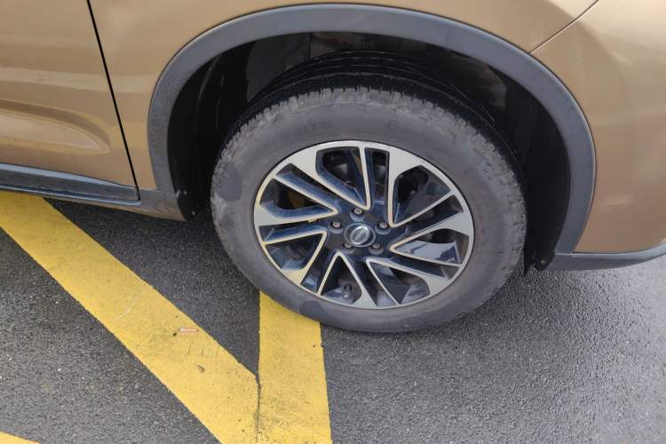 Used GAC Trumpchi GS4 2017 200T Manual Two-Wheel Drive Elite Edition Right Front Wheel Hub