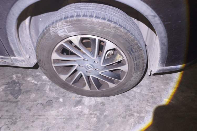 Used GAC Trumpchi GS4 2017 235T G-DCT Two-Wheel Drive Elite Edition Right Front Wheel Hub