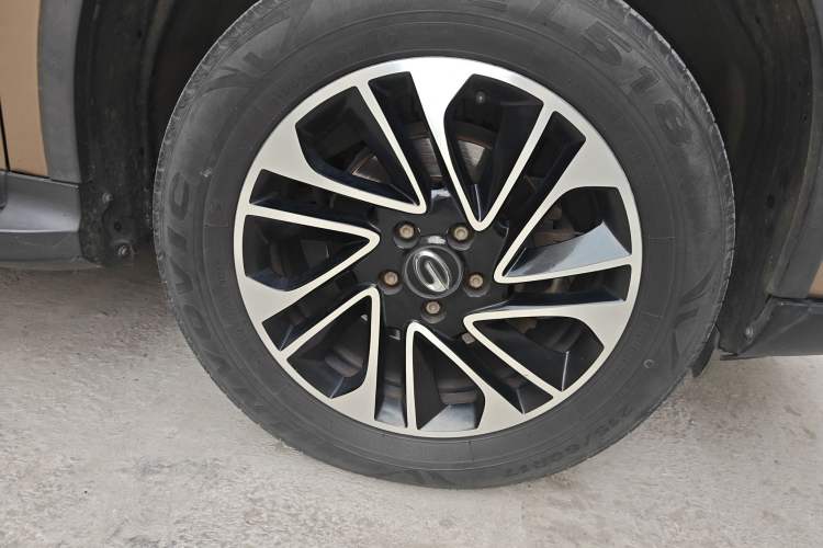 Used GAC Trumpchi GS4 2017 235T Automatic Two-Wheel Drive Elite Edition Right Front Wheel Hub