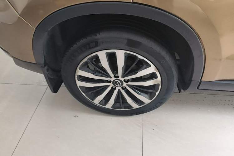 Used GAC Trumpchi GS4 2017 235T Automatic Two-Wheel Drive Luxury Smart Connectivity Version Right Rear Wheel Hub