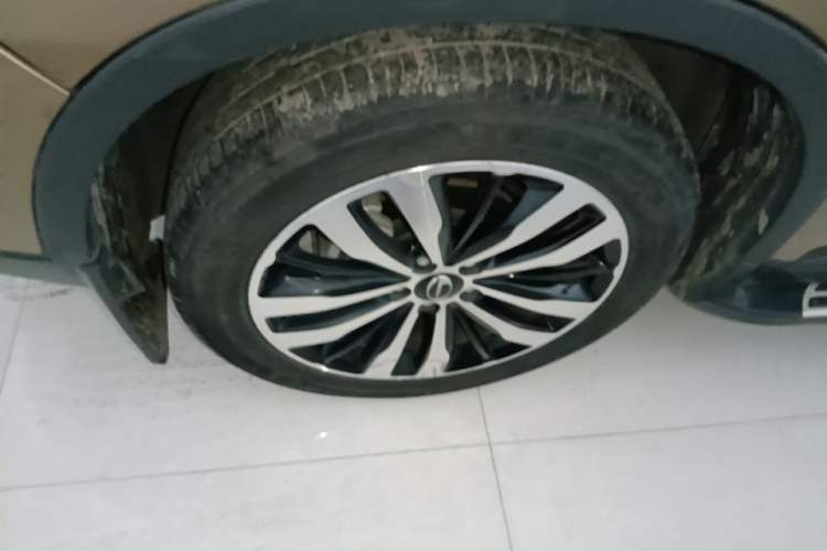 Used GAC Trumpchi GS4 2017 235T Automatic Two-Wheel Drive Luxury Smart Connectivity Version Right Rear Wheel Hub