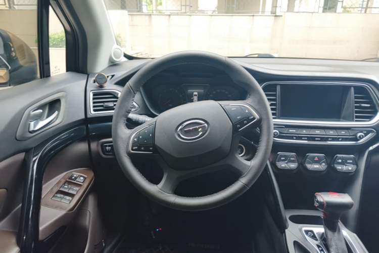 Used GAC Trumpchi GS4 2017 235T G-DCT Two-Wheel Drive Luxury Edition Steering Wheel