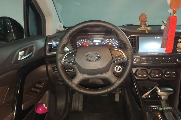 Used GAC Trumpchi GS4 2017 235T Automatic Two-Wheel Drive Luxury Smart Connectivity Version Steering Wheel
