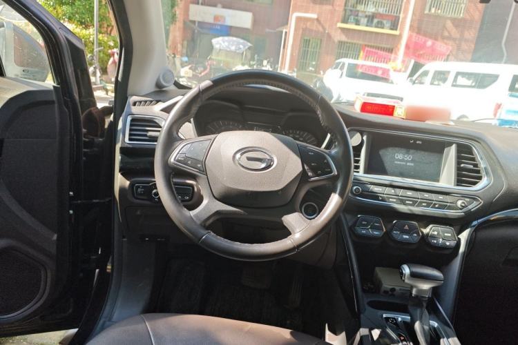 Used GAC Trumpchi GS4 2017 235T Automatic Two-Wheel Drive Luxury Smart Connectivity Version Steering Wheel