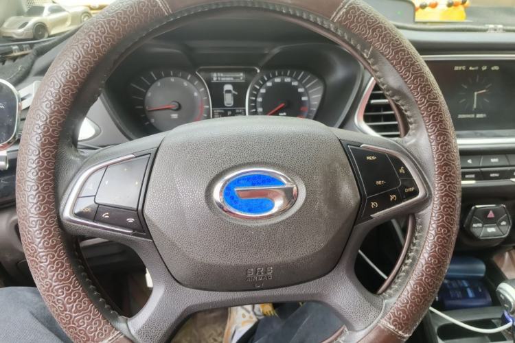 Used GAC Trumpchi GS4 2017 235T Automatic Two-Wheel Drive Luxury Smart Connectivity Version Steering Wheel