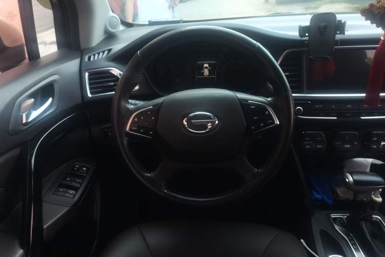Used GAC Trumpchi GS4 2017 235T Automatic Two-Wheel Drive Luxury Smart Connectivity Version Steering Wheel