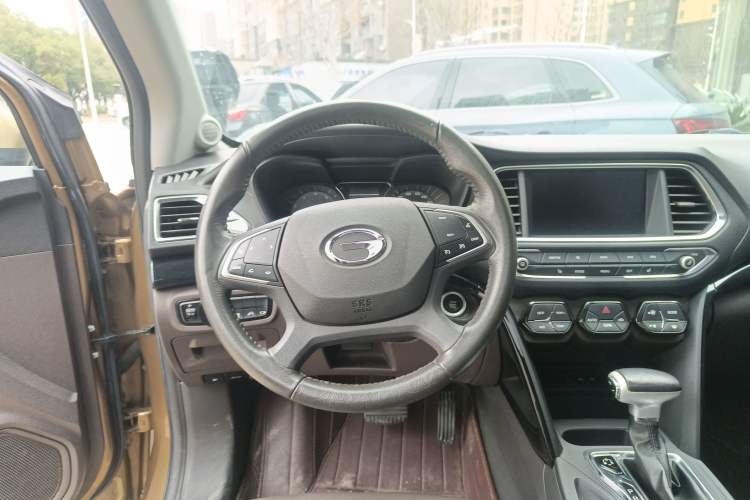 Used GAC Trumpchi GS4 2017 235T Automatic Two-Wheel Drive Luxury Smart Connectivity Version Steering Wheel
