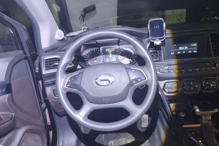 Used GAC Trumpchi GS4 2017 235T G-DCT Two-Wheel Drive Elite Edition Steering Wheel