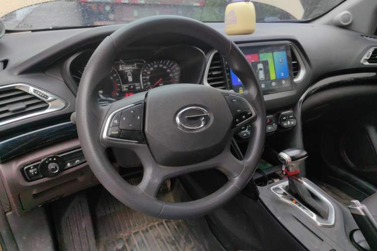 Used GAC Trumpchi GS4 2017 200T G-DCT Two-Wheel Drive Elite Edition Steering Wheel