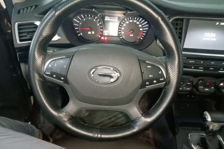 Used GAC Trumpchi GS4 2017 235T Automatic Two-Wheel Drive Luxury Smart Connectivity Version Steering Wheel