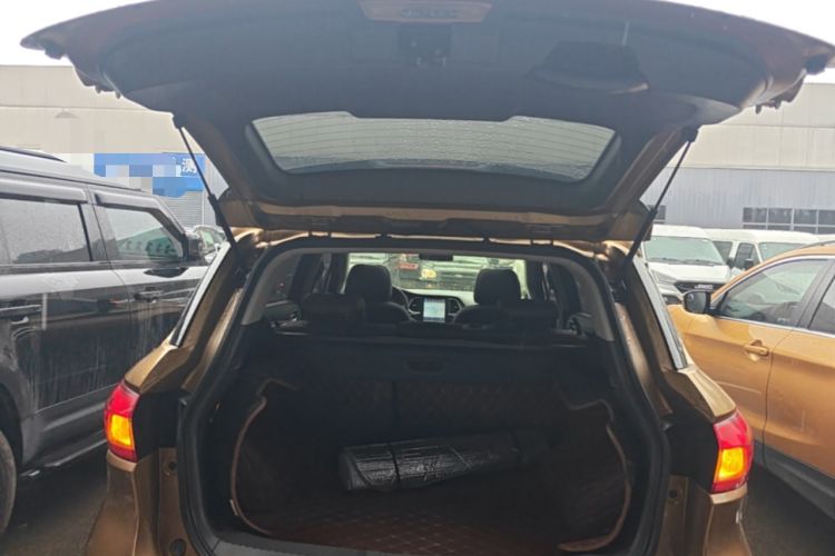 Used GAC Trumpchi GS4 2017 200T Manual Two-Wheel Drive Elite Edition Trunk