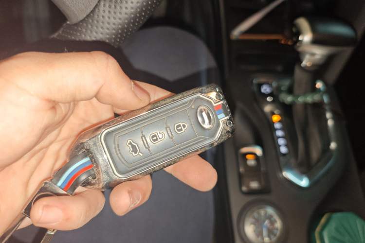 Used GAC Trumpchi GS4 2017 235T Automatic Two-Wheel Drive Luxury Smart Connectivity Version Vehicle Key