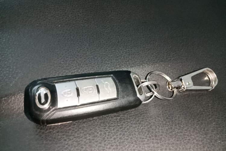 Used GAC Trumpchi GS4 2017 235T Automatic Two-Wheel Drive Luxury Smart Connectivity Version Vehicle Key