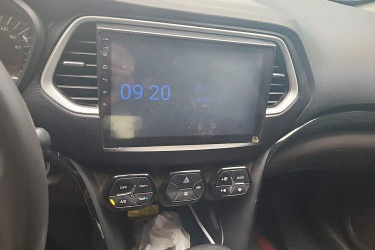 Used GAC Trumpchi GS4 2017 235T Automatic Two-Wheel Drive Elite Edition Audio And AC Panel
