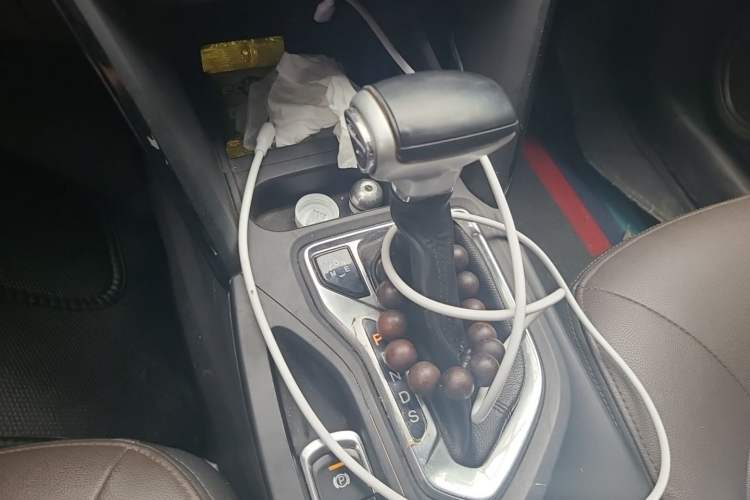 Used GAC Trumpchi GS4 2017 235T Automatic Two-Wheel Drive Elite Edition Gear Lever