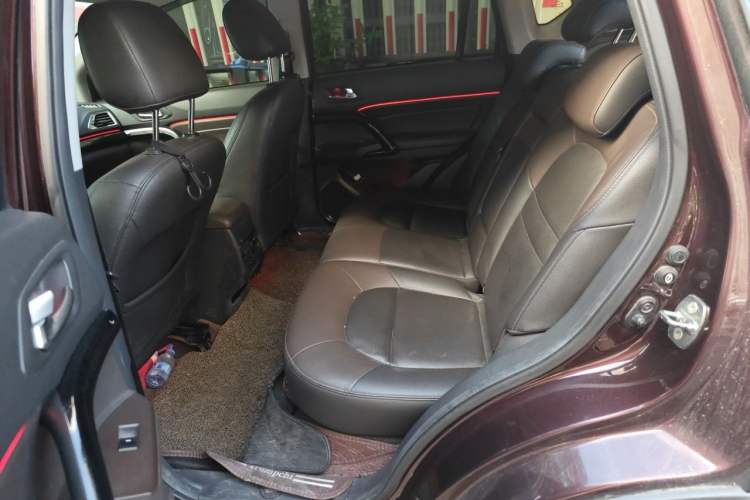 Used GAC Trumpchi GS4 2017 235T Automatic Two-Wheel Drive Luxury Smart Connectivity Version Left Rear Seat