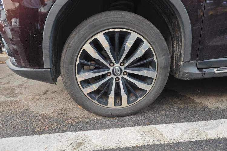 Used GAC Trumpchi GS4 2017 235T Automatic Two-Wheel Drive Luxury Smart Connectivity Version Right Front Wheel Hub