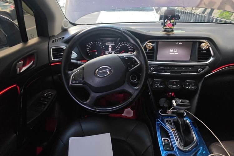 Used GAC Trumpchi GS4 2017 235T Automatic Two-Wheel Drive Luxury Smart Connectivity Version Steering Wheel
